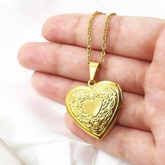 Statement Heart Locket in Gold - Picture 4 of 5